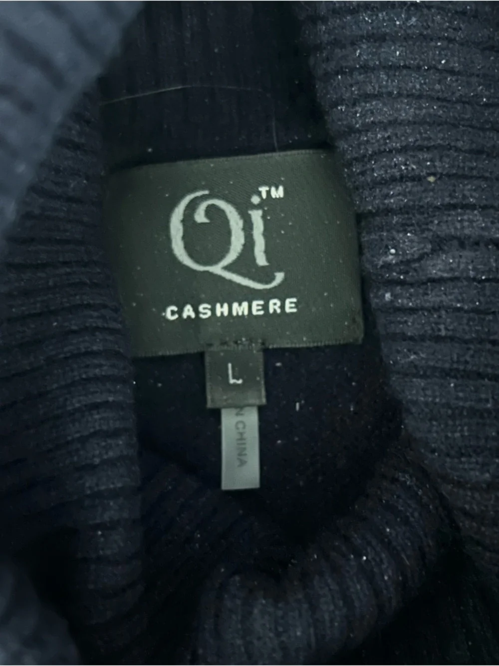 Qi Cashmere Turtleneck Sweater - Size L - Mens - Picture 2 of 12